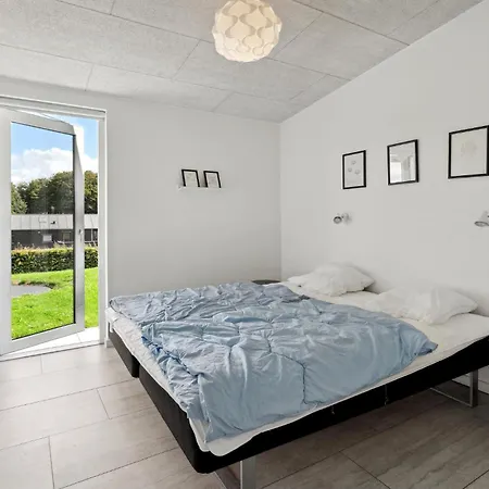 Hébergement de vacances Three-bedroom In *